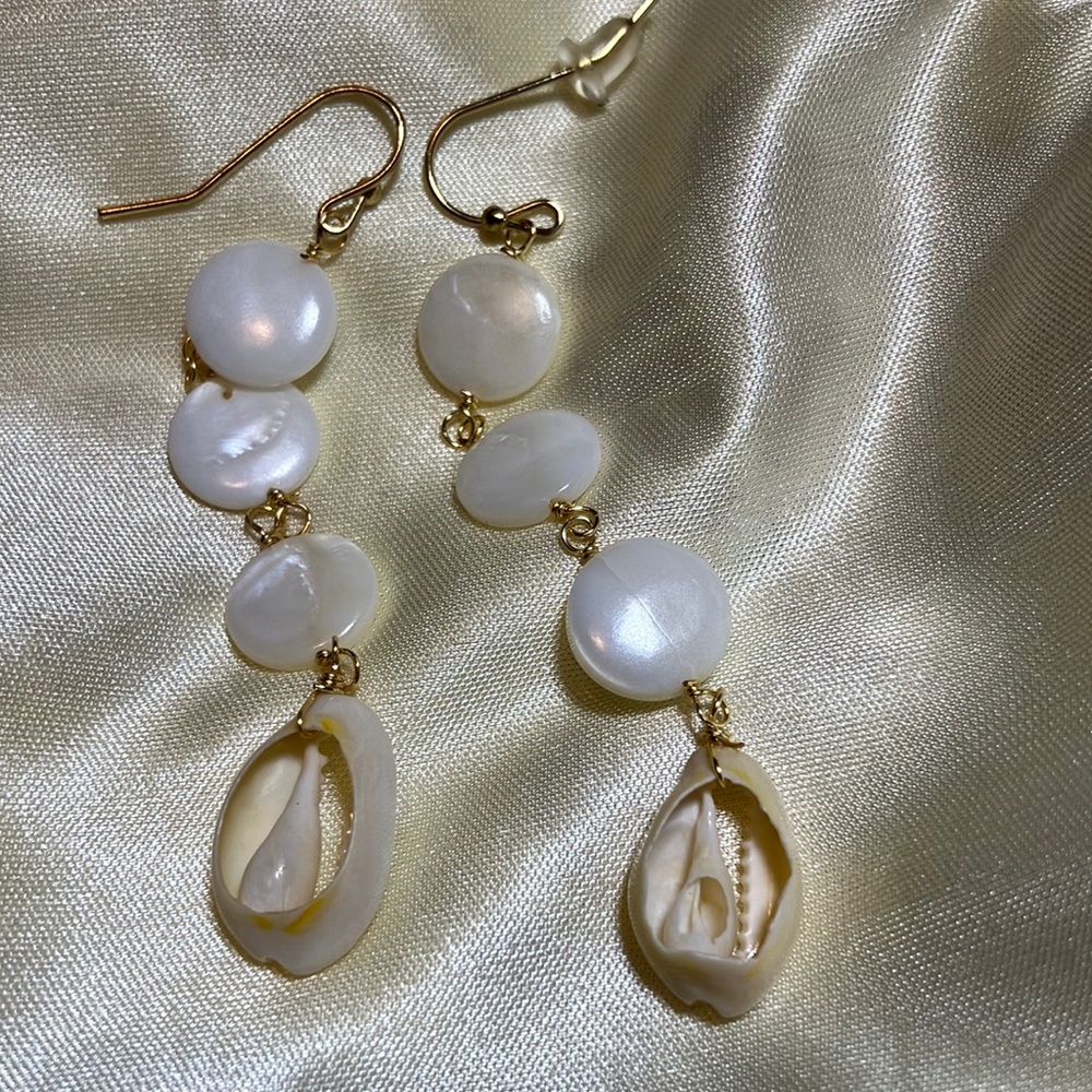 Shell and Gold Tone Earrings. Light Weight
